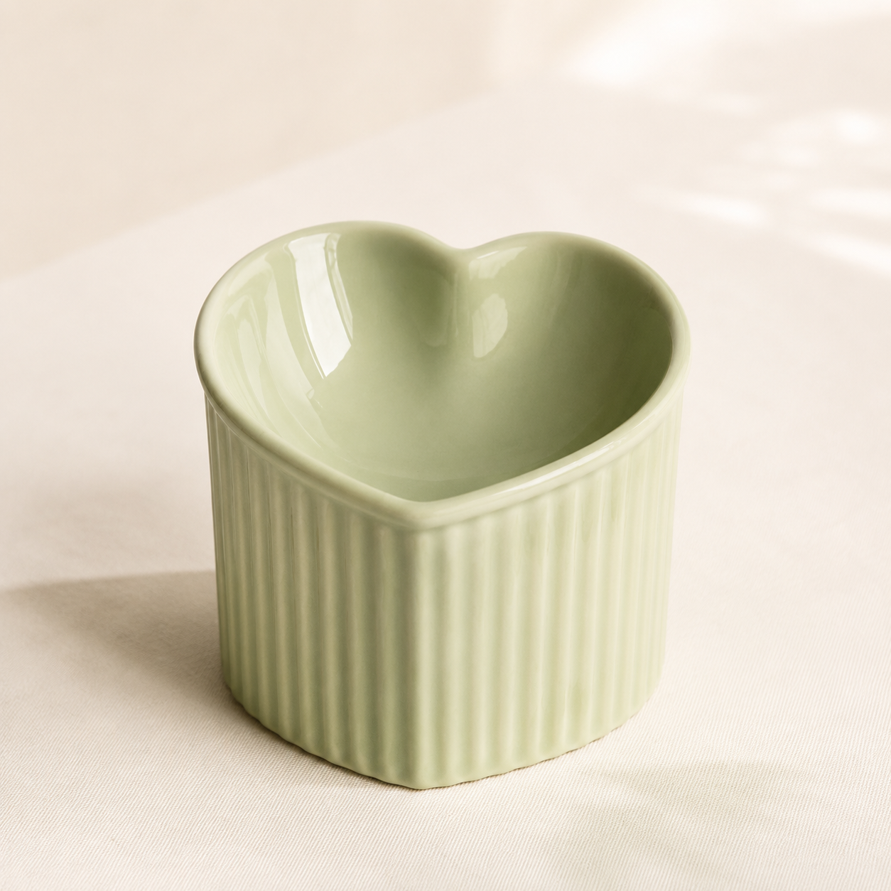 Heart Ceramic Pet Bowl｜ハート セラミックフードボウル｜Nest & Paw